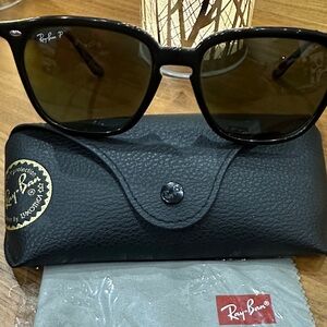 Unisex Ray-Ban Classic Black Sunglasses with Case